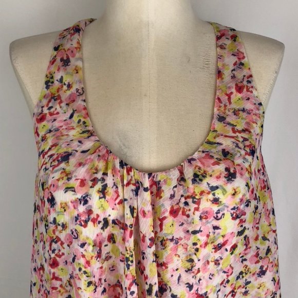 McGinn Floral Flouncy Top with Ruffle Back - Picture 7 of 8